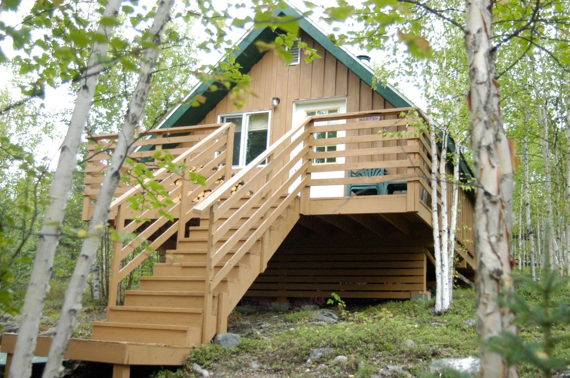 Yellow Dog Lodge, Inc. Йеллоунайф Экстерьер фото